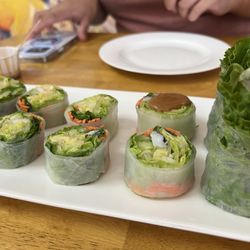 Yu De Thai Restaurant - Fresh Salad Roll with shrimp.
