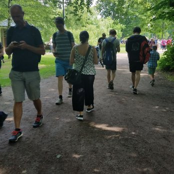 Trädgår'n  - Everyone looking down at their phones instead of the roses... - Restaurants Near Me - Göteborg, O