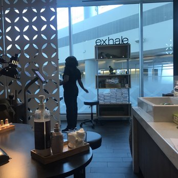 The Centurion Lounge - Free mani and massage during my layover? No bad. Not bad at all - Airport Lounges Near Me - Dallas, Texas