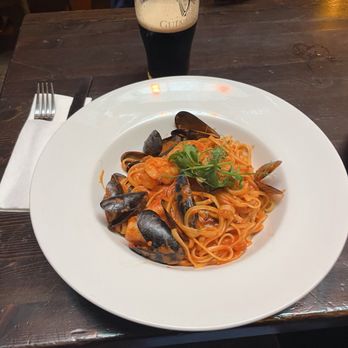1520 - Linguini and mussels - Irish Pub Near Me - Galway, G
