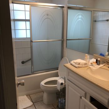 Island House Beach Resort - VILLA - V9. Guest bath. Clean. - Resorts Near Me - Sarasota, Florida Island House Beach Resort - VILLA - V9. Guest bath. Clean. - Resorts Near Me - Sarasota, Florida