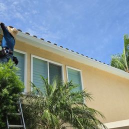 Gutter installed in back of house.
