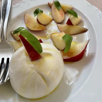 Funke - Pesche e burrata - Italian Near Me - Beverly Hills, California Funke - Pesche e burrata - Italian Near Me - Beverly Hills, California