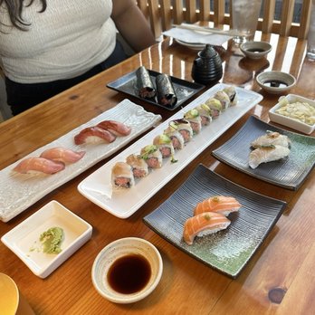 Sushi Tomoki - Ponzu yuzu cut roll, salmon belly, yellowtail, miso cod, toro hand roll (@eat.sar) - Sushi Bars Near Me - Los Angeles, California Sushi Tomoki - Ponzu yuzu cut roll, salmon belly, yellowtail, miso cod, toro hand roll (@eat.sar) - Sushi Bars Near Me - Los Angeles, California