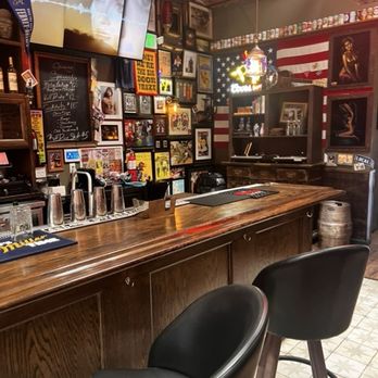 Mic's West Hollywood - Bars Near Me - West Hollywood, California