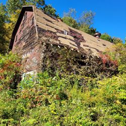 Roaring Brook Nature Center