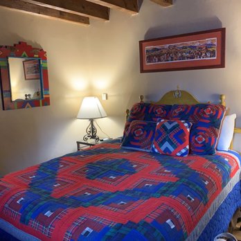 Casa Benavides Inn - Beautiful room - Bed & Breakfast Near Me - Taos, New Mexico