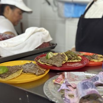 El Califa de León - Tacos - Tacos Near Me - México, D.F., DIF El Califa de León - Tacos - Tacos Near Me - México, D.F., DIF