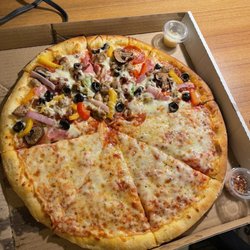 Heavy D's Pizzaria - Half supreme, half cheese