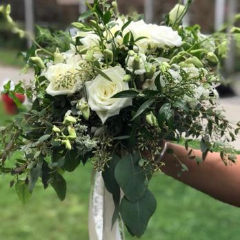 Caroline's Flower Shoppe - Wedding arrangements - Florists Near Me - Islip, New York