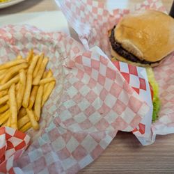 Aviator's Grill - B52 and fries