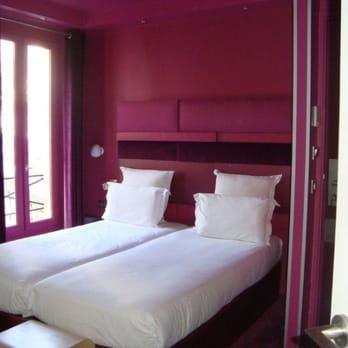 Hotel Valadon Colors - TINY rooms, but clean and good service - Hotels Near Me - Paris, 75