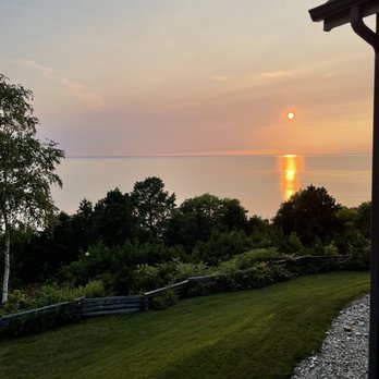 Bay Point Inn - Sunset - Bed & Breakfast Near Me - Egg Harbor, Wisconsin