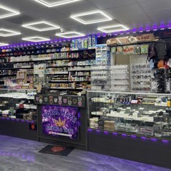 Royal Haze Smoke & Vape