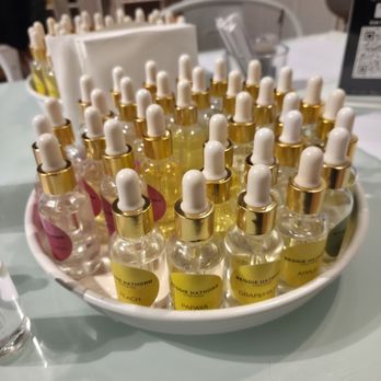 Reggie Hathorn - So many to choose from - Candle Stores Near Me - Chicago, Illinois