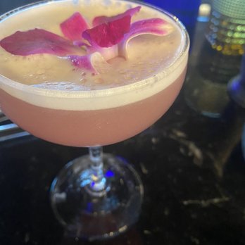 Wren - Cocktail Bars Near Me - Tysons, Virginia