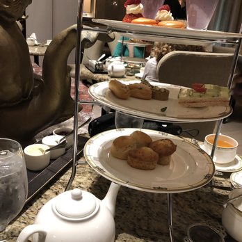 Palm Court - Bars Near Me - Chicago, Illinois