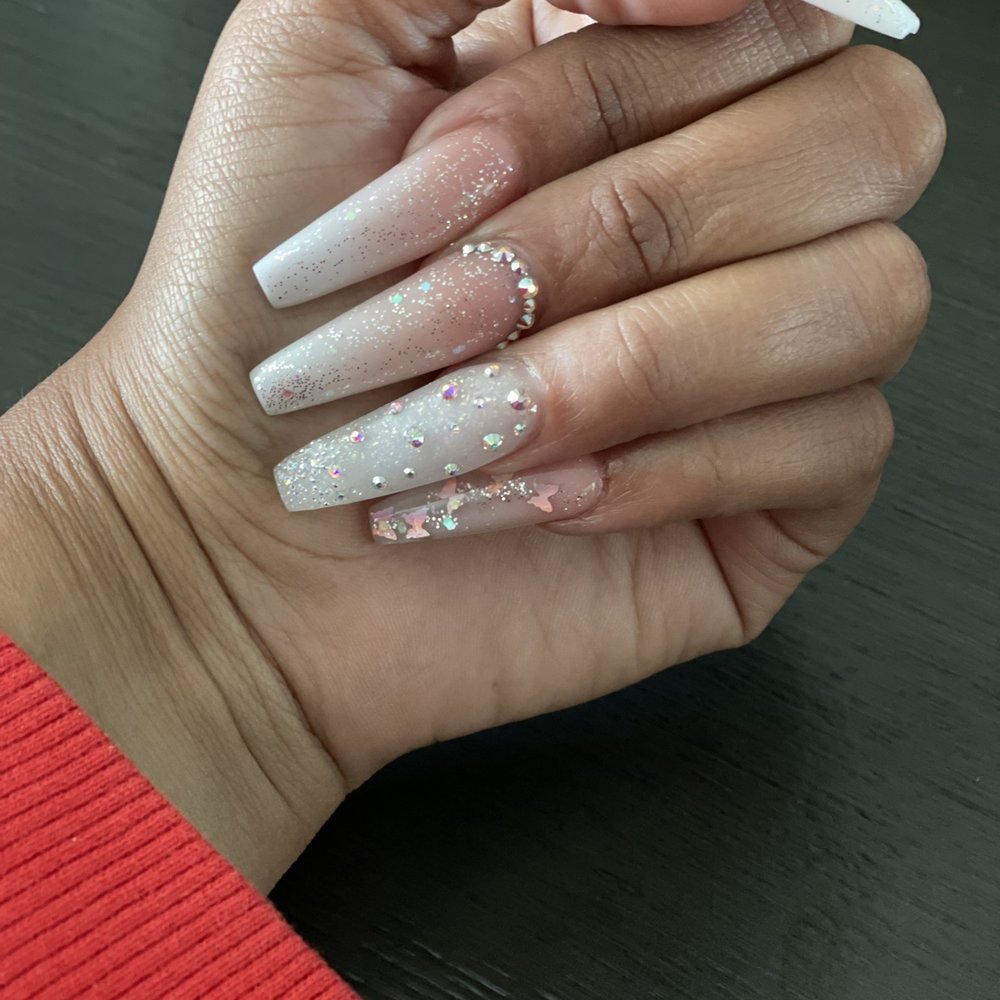 Dorita's Nails - Nail salon - Nail Salons Near Me - Rialto, California