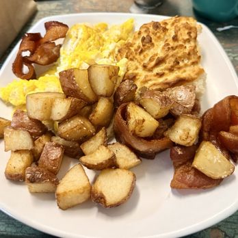 Biscuit Head - Full Breakfast - Cafes Near Me - Asheville, North Carolina