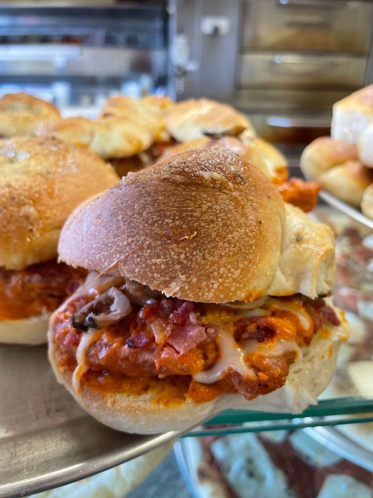 MYSTIC ISLAND PIZZA & RESTAURANT Updated July 2024 25 Photos & 36