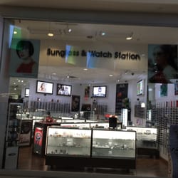 Sunglass & Watch Station
