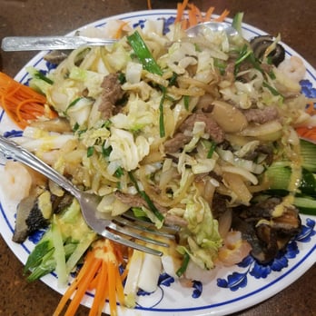 Dowon Chinese Restaurant - Veggies and chicken served over thin rice paper - Chinese Near Me - Honolulu, Hawaii Dowon Chinese Restaurant - Veggies and chicken served over thin rice paper - Chinese Near Me - Honolulu, Hawaii