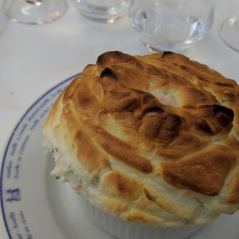 Le Soufflé - Souffles here are incredibly fluffy, bouncy, and heavenly. Especially like the crawfish one! - French Near Me - Paris, 75 Le Soufflé - Souffles here are incredibly fluffy, bouncy, and heavenly. Especially like the crawfish one! - French Near Me - Paris, 75