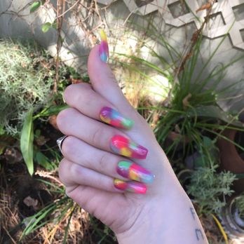 Lisa Nails & Spa - Nail Salons Near Me - Sonora, California