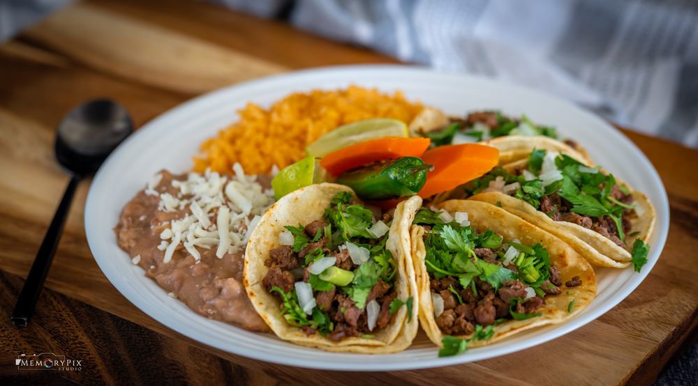 La Patrona Taqueria Logo