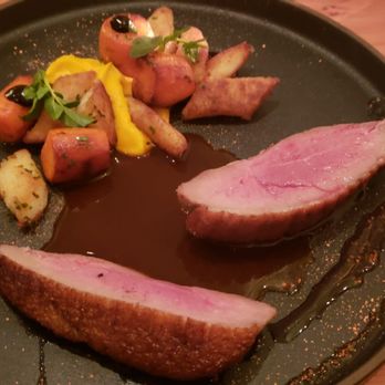 Pluvio restaurant - Duck - Canadian (New) Near Me - Ucluelet, British Columbia