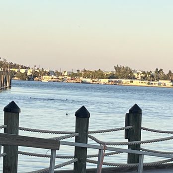 Bridge Tender Inn - Dolphin visiting! - Seafood Near Me - Bradenton Beach, Florida