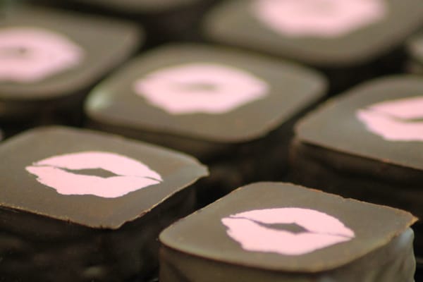 Le Macaron French Pastries by null