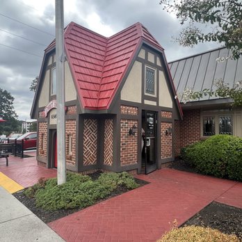 Chick-fil-A - Never seen a chick-fil-A restaurant like this. - Fast Food Near Me - Riverdale, Georgia Chick-fil-A - Never seen a chick-fil-A restaurant like this. - Fast Food Near Me - Riverdale, Georgia