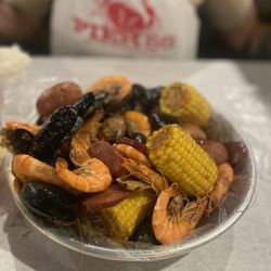 Pier 88 Boiling Seafood & Bar - Manila Clams, Mussels, Shrimp, Potatoes, Corn, Sausage