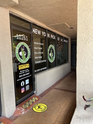 New York Pickles & Company by null