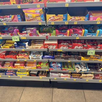 QuikTrip - Candy - Gas Stations Near Me - St Louis Downtown, Missouri