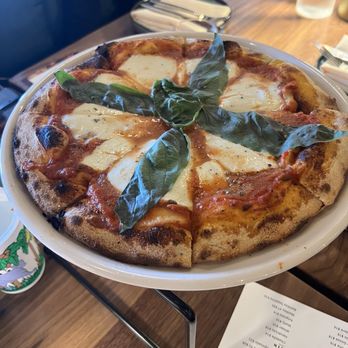 Selvin’s Restaurant & Lounge - Margherita Pizza - New American Near Me - Thousand Oaks, California