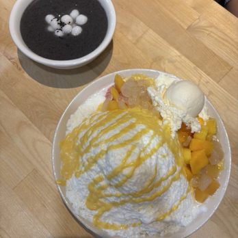Flower and Dessert 次第花开 - Desserts Near Me - Flushing, New York Flower and Dessert 次第花开 - Desserts Near Me - Flushing, New York