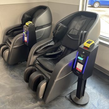 Clean Laundry - Massage chairs - Laundromat Near Me - Madison, Wisconsin Clean Laundry - Massage chairs - Laundromat Near Me - Madison, Wisconsin