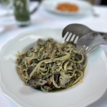 Carbone - Vongole - New American Near Me - Miami, Florida
