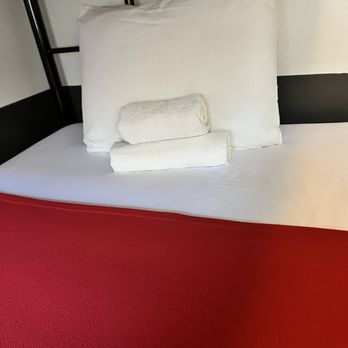 Chicago Getaway Hostel - Beds - Hostels Near Me - Chicago, Illinois Chicago Getaway Hostel - Beds - Hostels Near Me - Chicago, Illinois