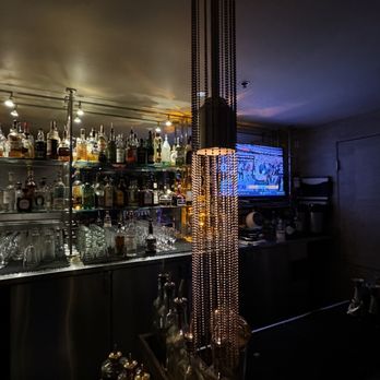 The Edgewater Hotel - Bar - Hotels Near Me - Seattle, Washington