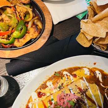 Mama Tigre - Fajitas and masala burrito - Mexican Near Me - Oakton, Virginia Mama Tigre - Fajitas and masala burrito - Mexican Near Me - Oakton, Virginia