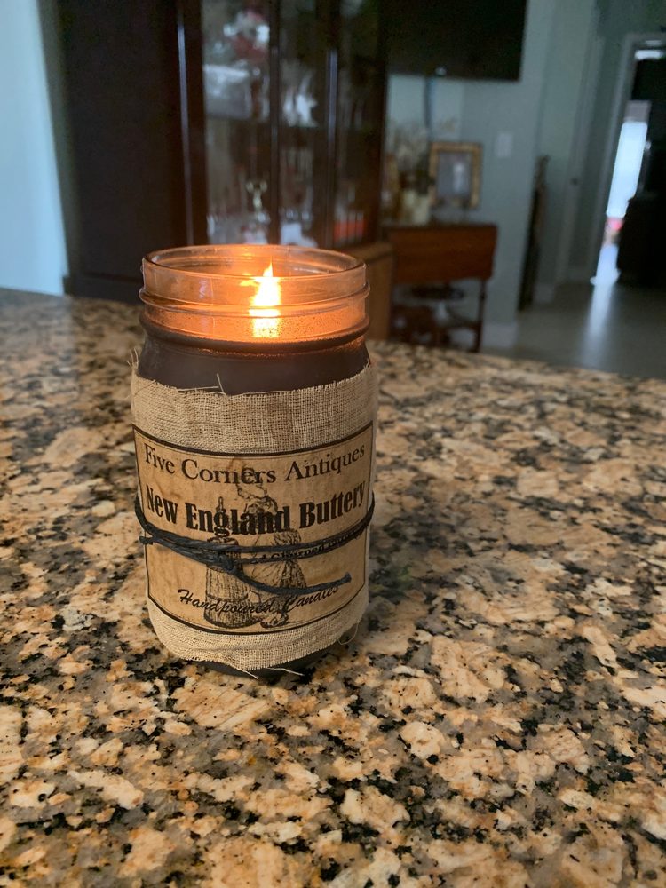 FIVE CORNERS ANTIQUES Updated August 2024 11 Maple St, Essex