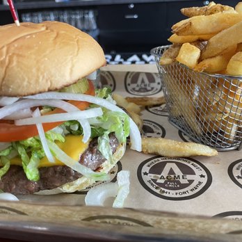ACME by Full Circle - Acme burger - Barbeque Near Me - Fort Wayne, Indiana