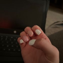 Nail Design - the thumb is to big for my normal thumb nail and not same size as the other