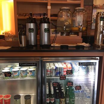 Timbers Motel - Breakfast area - Hotels Near Me - Eugene, Oregon