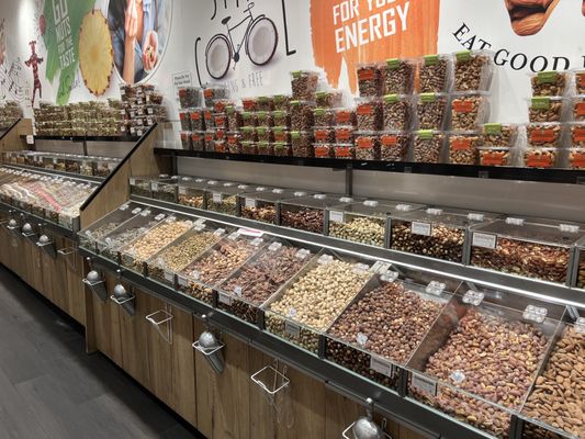 Nuts Factory, 1 Garden State Plaza Blvd, Paramus, NJ 07652, US