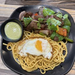 Garlic noodle with filet mignon