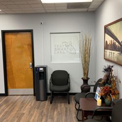 Test Smartly Labs of Kansas City - Waldo - Test Smartly Labs internal waiting area for those shy bladder situations.